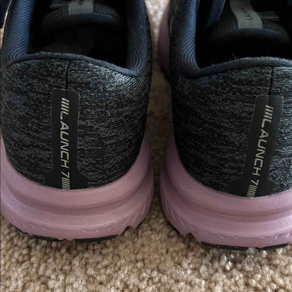 Brooks Women's Black and Lavender Athletic Shoes size 8 - Picture 4 of 7